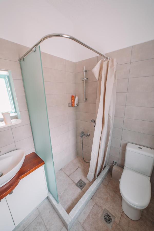 George Seafront Suites Néon Oítilon Eksteriør bilde