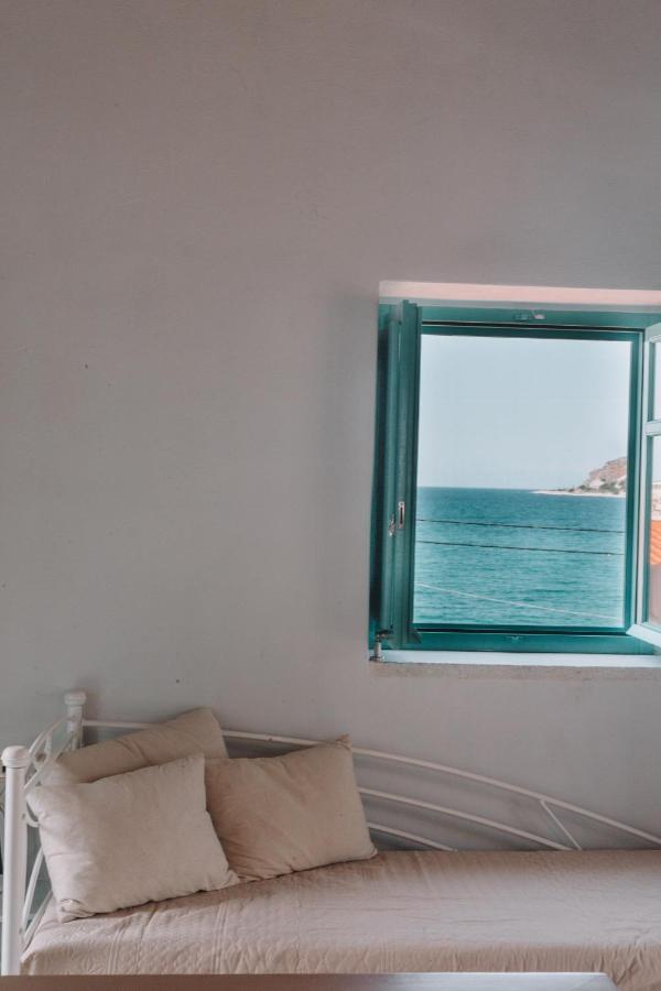 George Seafront Suites Néon Oítilon Eksteriør bilde