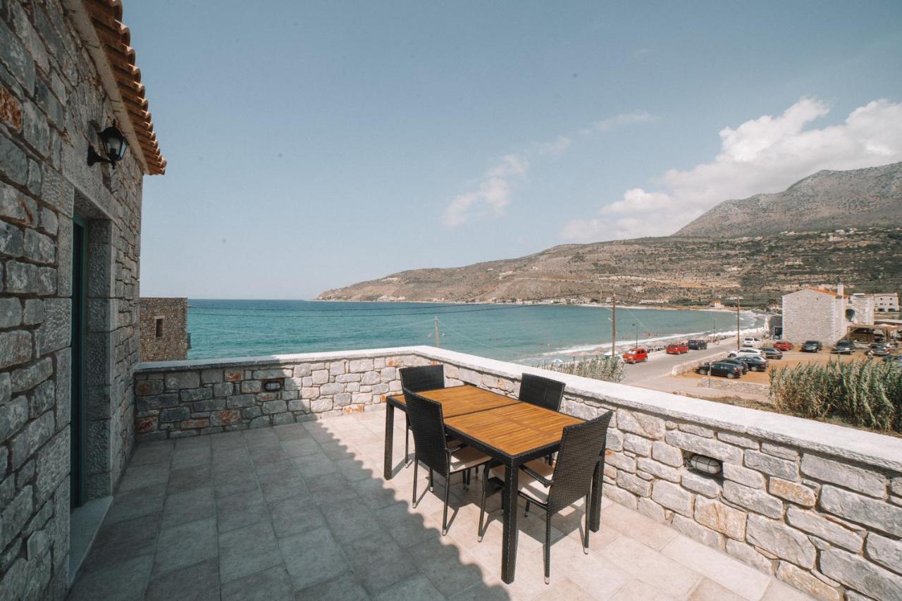 George Seafront Suites Néon Oítilon Eksteriør bilde
