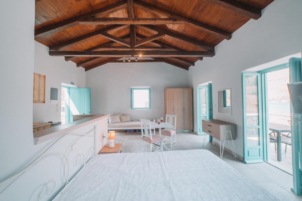 George Seafront Suites Néon Oítilon Eksteriør bilde